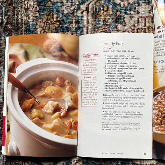 Betty Crocker Casseroles & Slow Cooker Meals Cookbook - Picture 3 of 3
